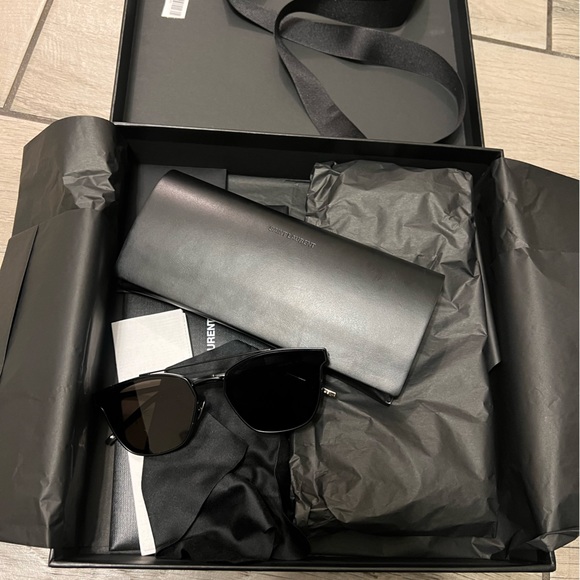 Saint Laurent CLASSIC SL 28 METAL Sunglasses - Picture 3 of 9